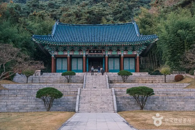현충사