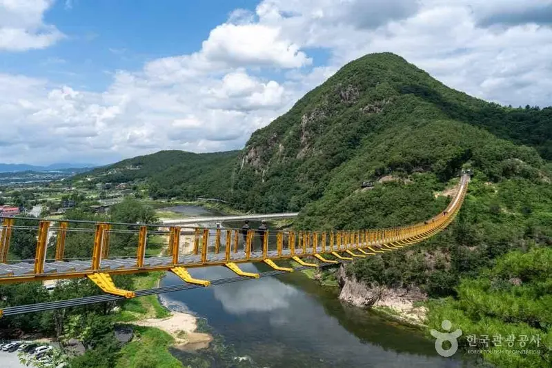 월영산 출렁다리
