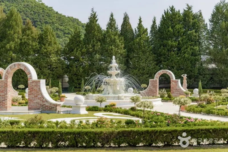 벽초지수목원